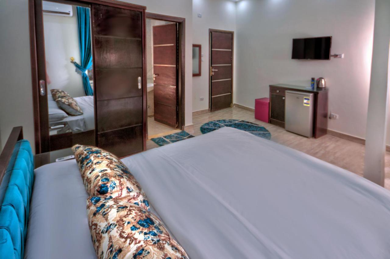 Tut Pyramids View Hotel Kafrat al Jabal ภายนอก รูปภาพ