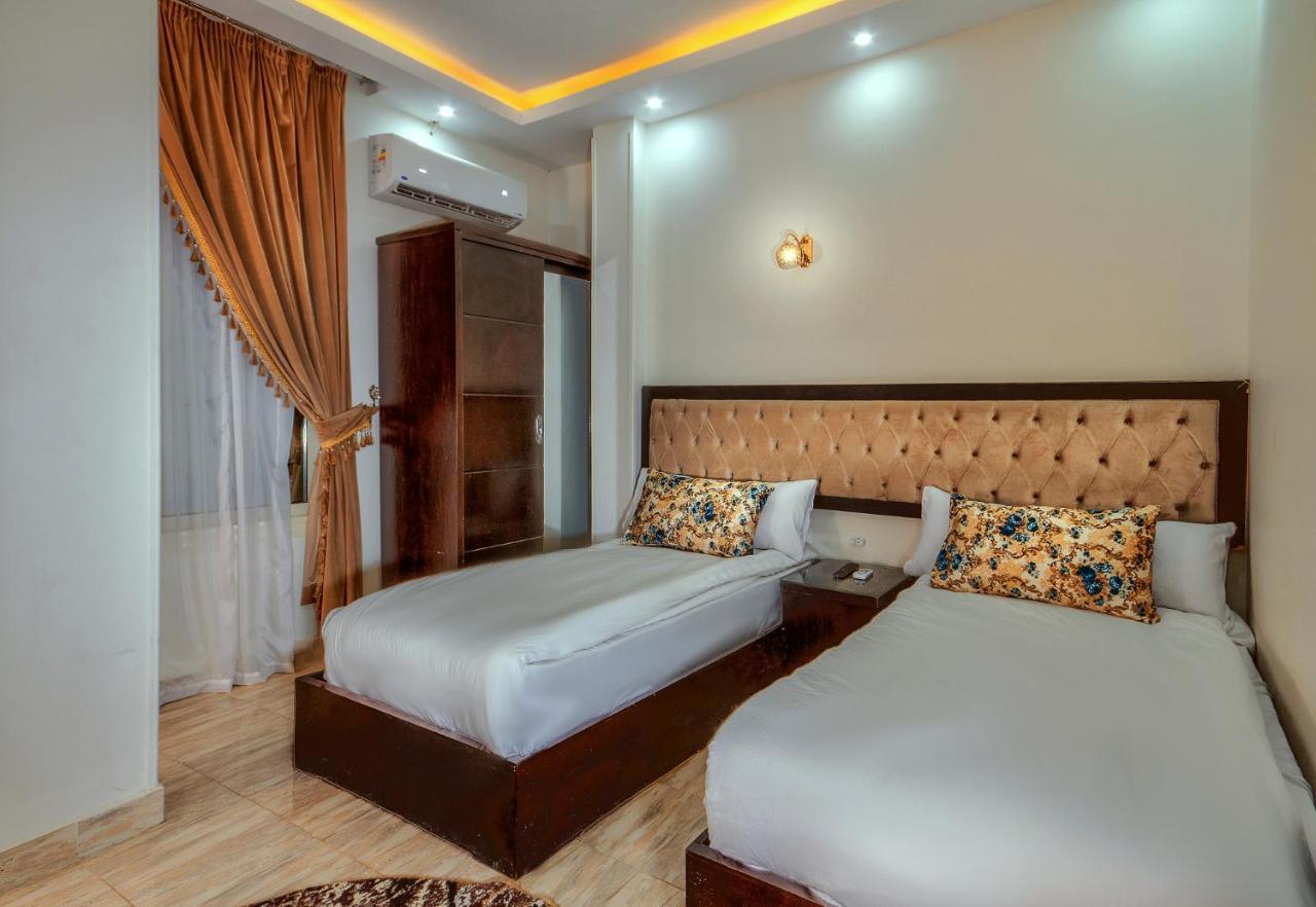 Tut Pyramids View Hotel Kafrat al Jabal ภายนอก รูปภาพ