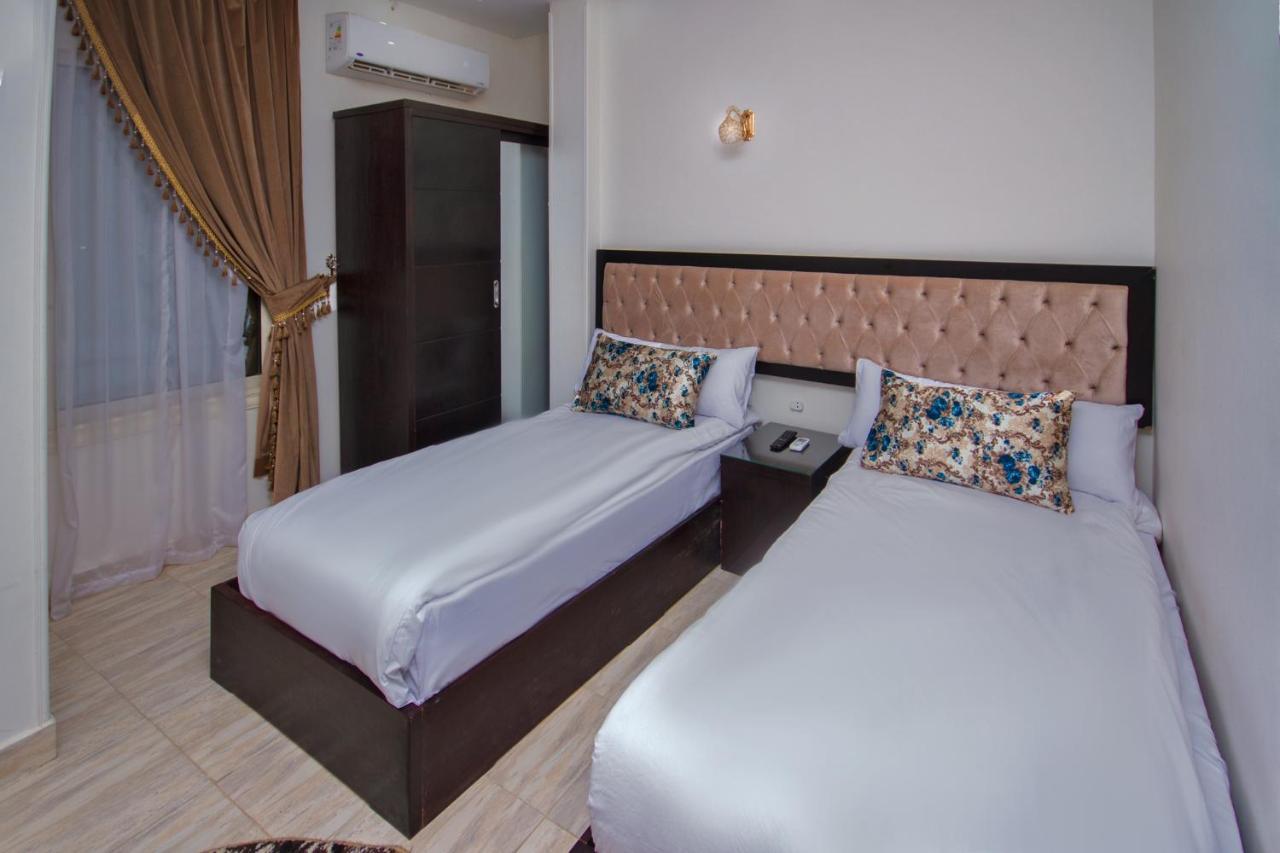 Tut Pyramids View Hotel Kafrat al Jabal ภายนอก รูปภาพ