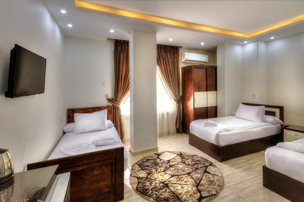 Tut Pyramids View Hotel Kafrat al Jabal ภายนอก รูปภาพ