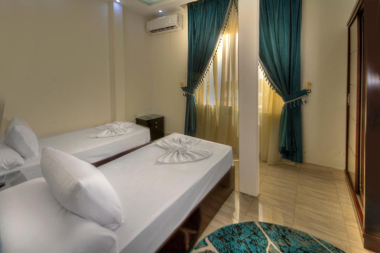 Tut Pyramids View Hotel Kafrat al Jabal ภายนอก รูปภาพ