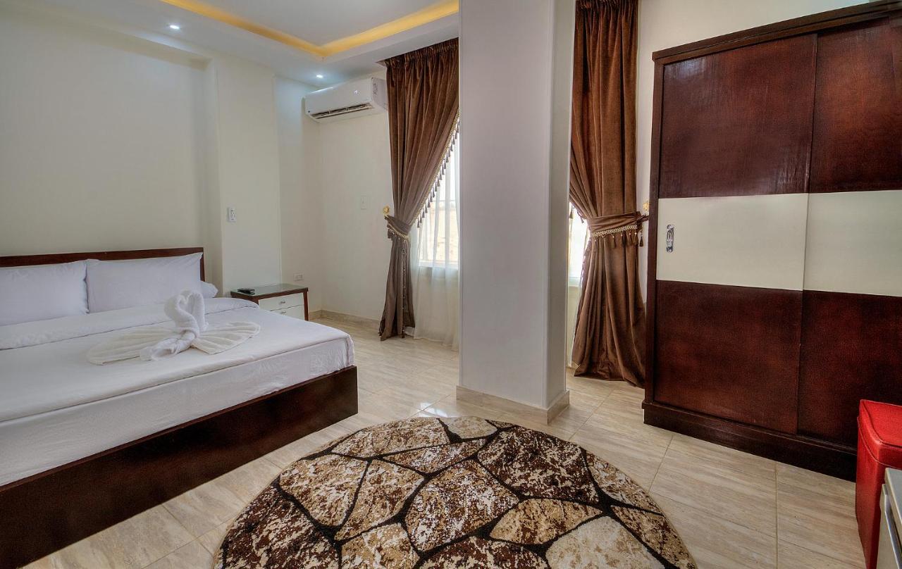 Tut Pyramids View Hotel Kafrat al Jabal ภายนอก รูปภาพ