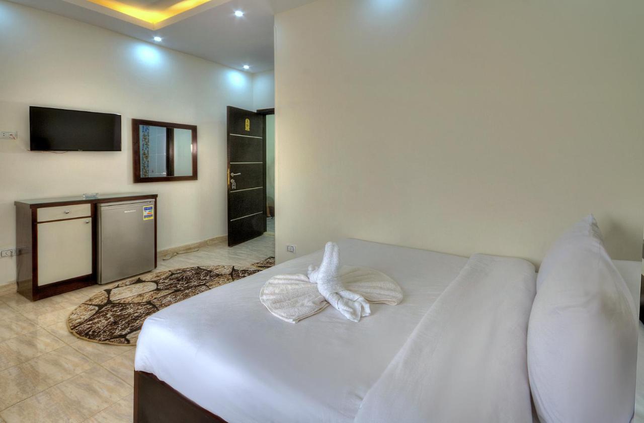 Tut Pyramids View Hotel Kafrat al Jabal ภายนอก รูปภาพ