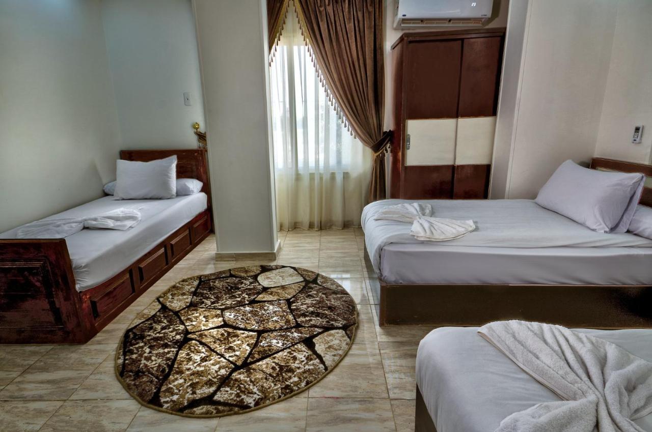 Tut Pyramids View Hotel Kafrat al Jabal ภายนอก รูปภาพ