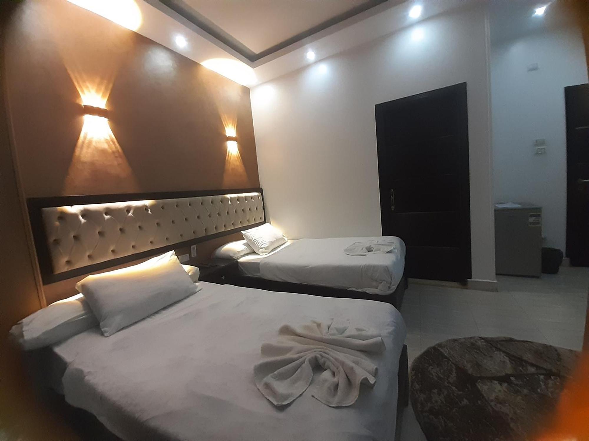 Tut Pyramids View Hotel Kafrat al Jabal ภายนอก รูปภาพ