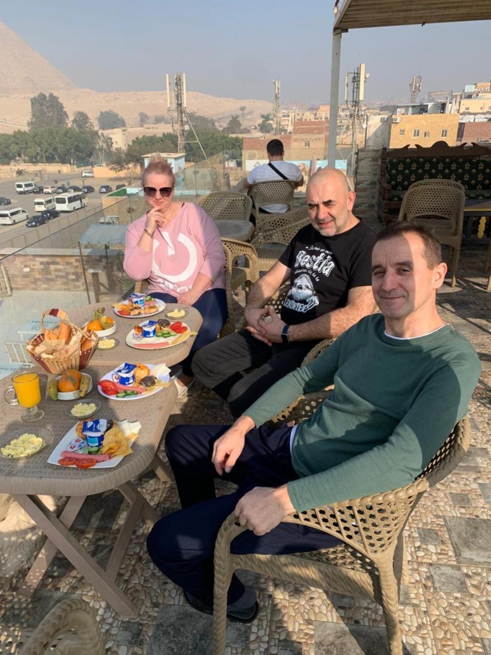 Tut Pyramids View Hotel Kafrat al Jabal ภายนอก รูปภาพ
