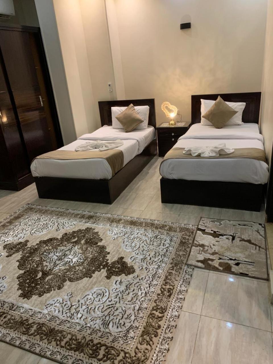 Tut Pyramids View Hotel Kafrat al Jabal ภายนอก รูปภาพ